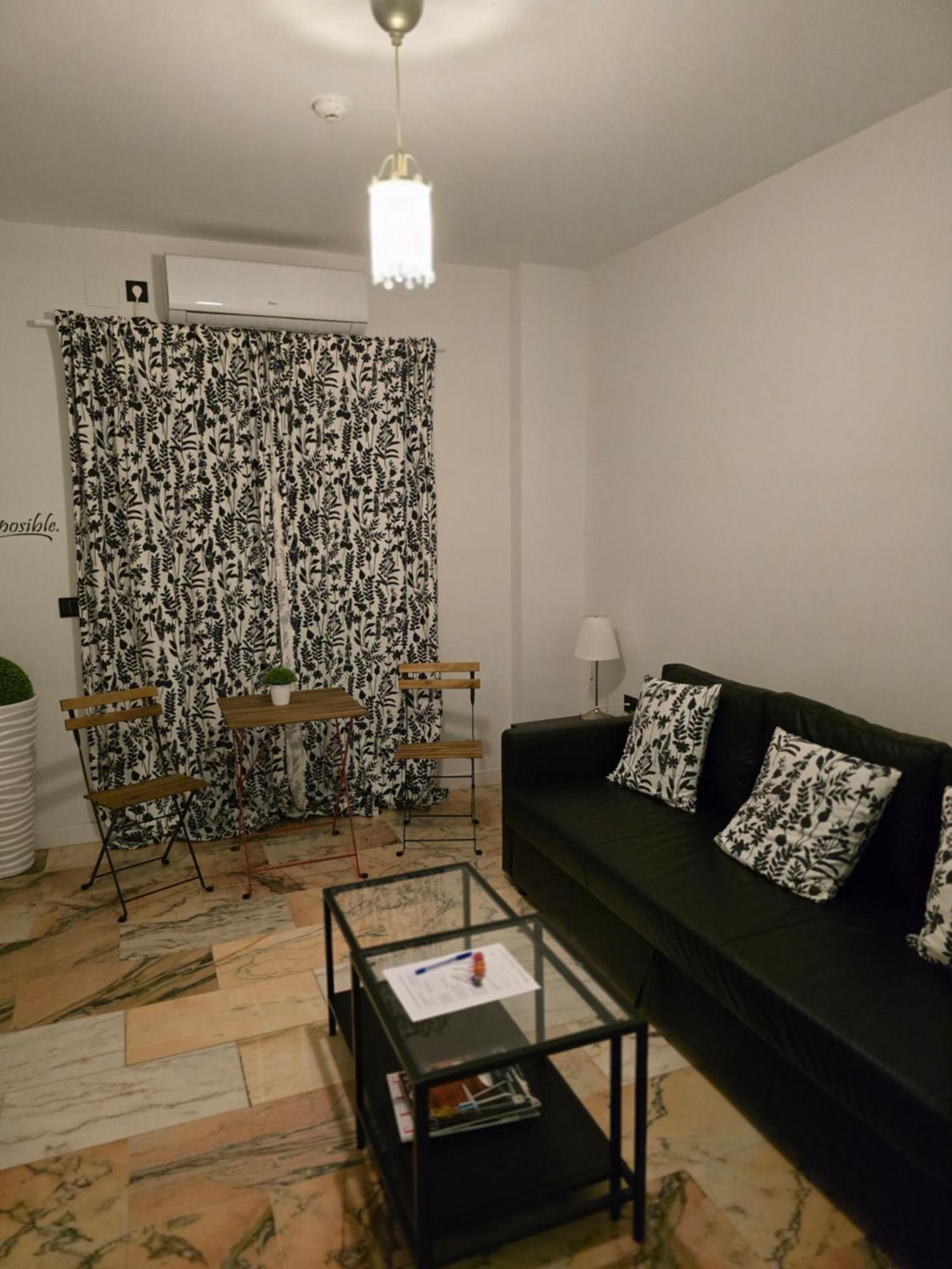 Lhome Sevilla Bagian luar foto