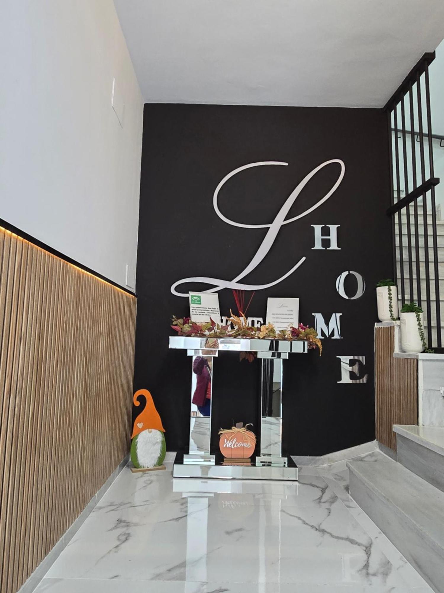 Lhome Sevilla Bagian luar foto