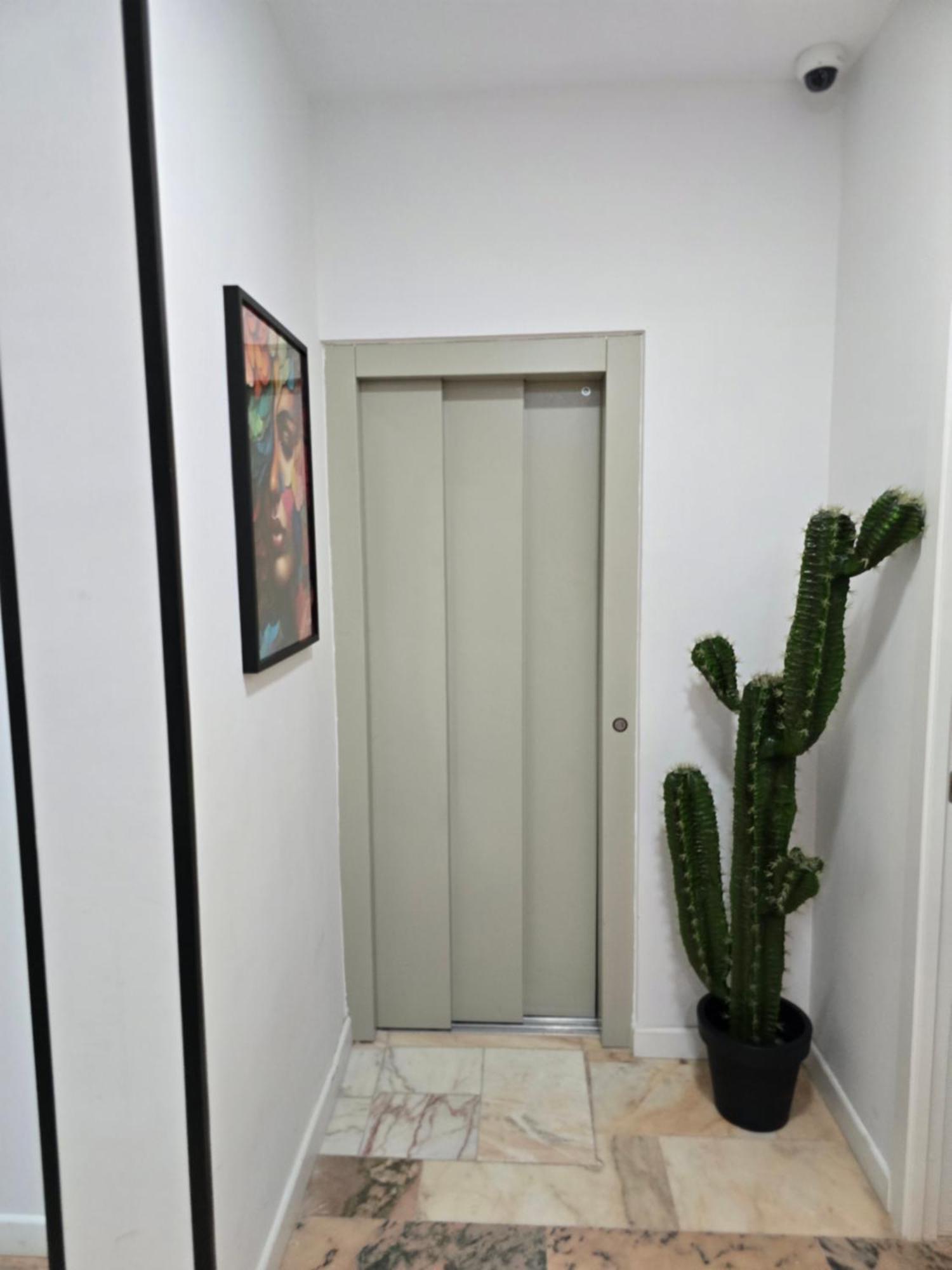 Lhome Sevilla Bagian luar foto