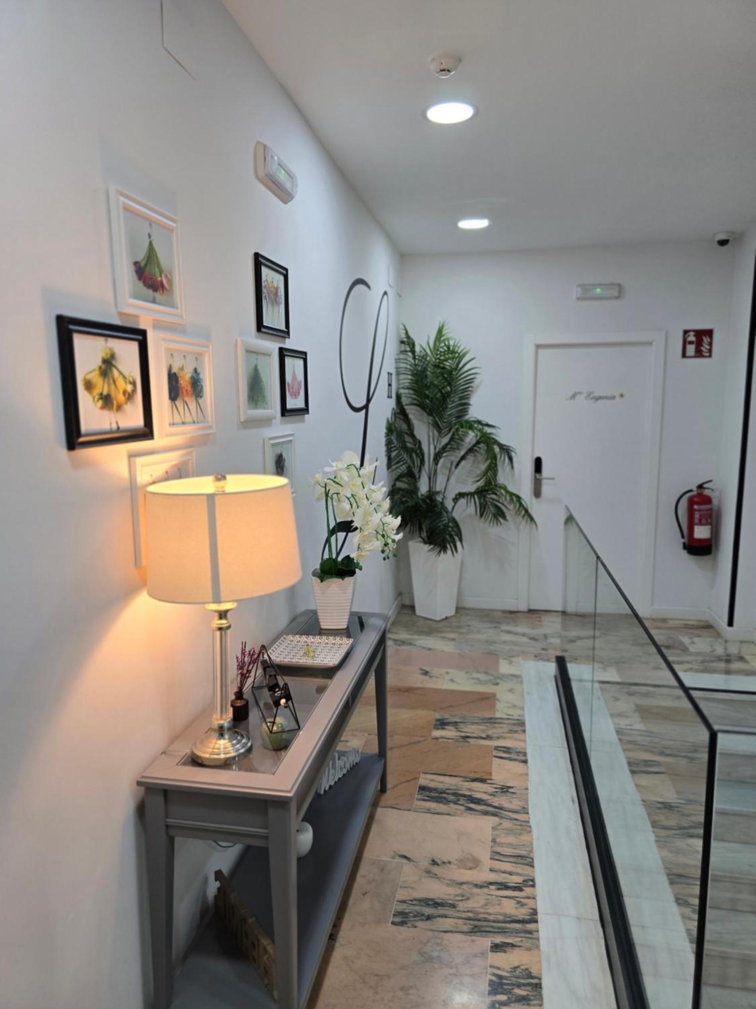 Lhome Sevilla Bagian luar foto