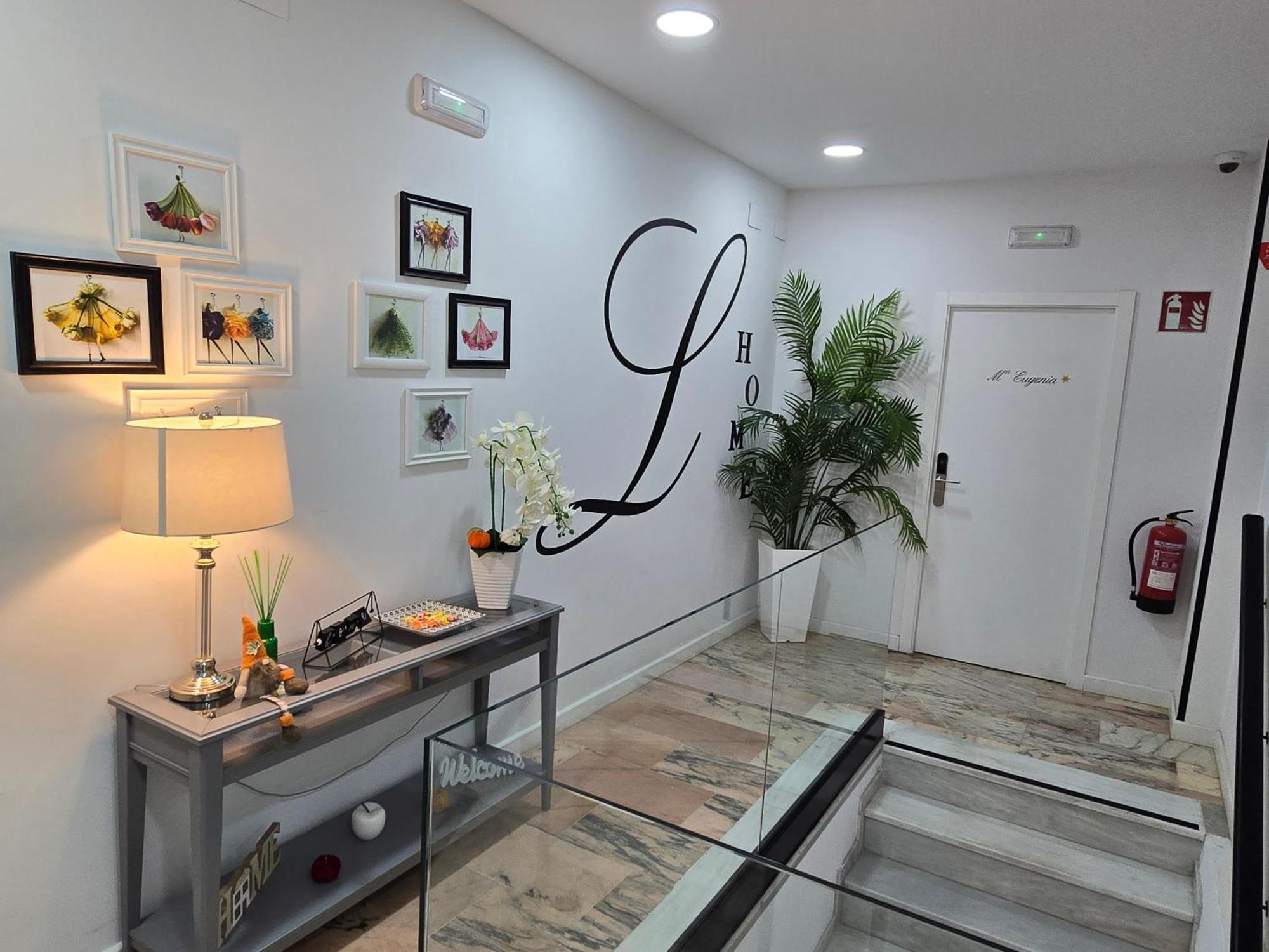 Lhome Sevilla Bagian luar foto