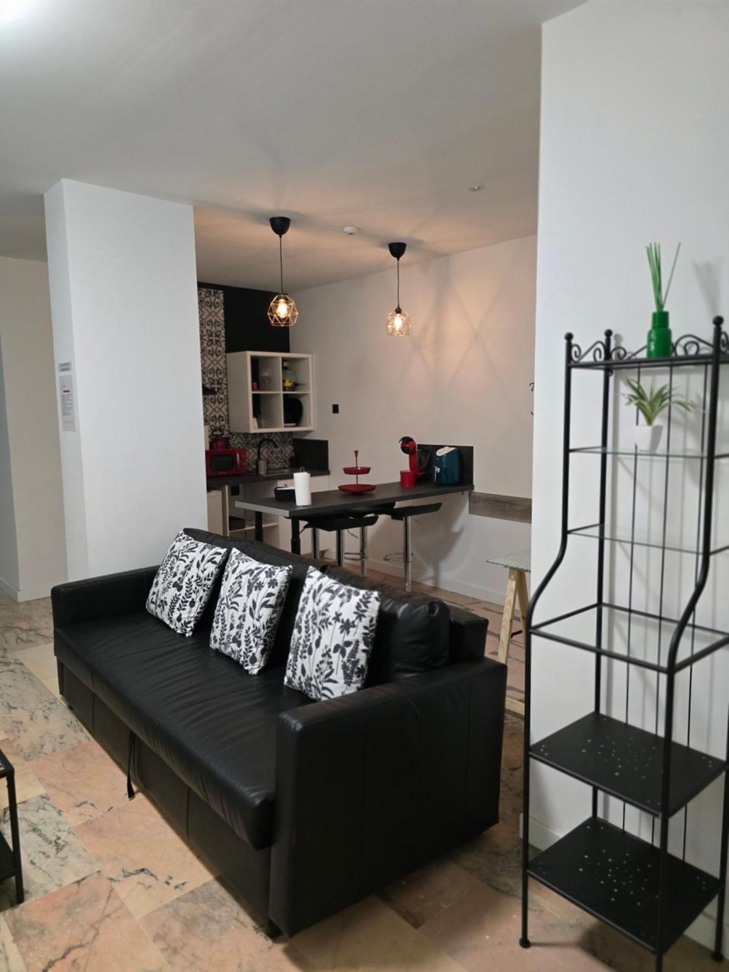 Lhome Sevilla Bagian luar foto