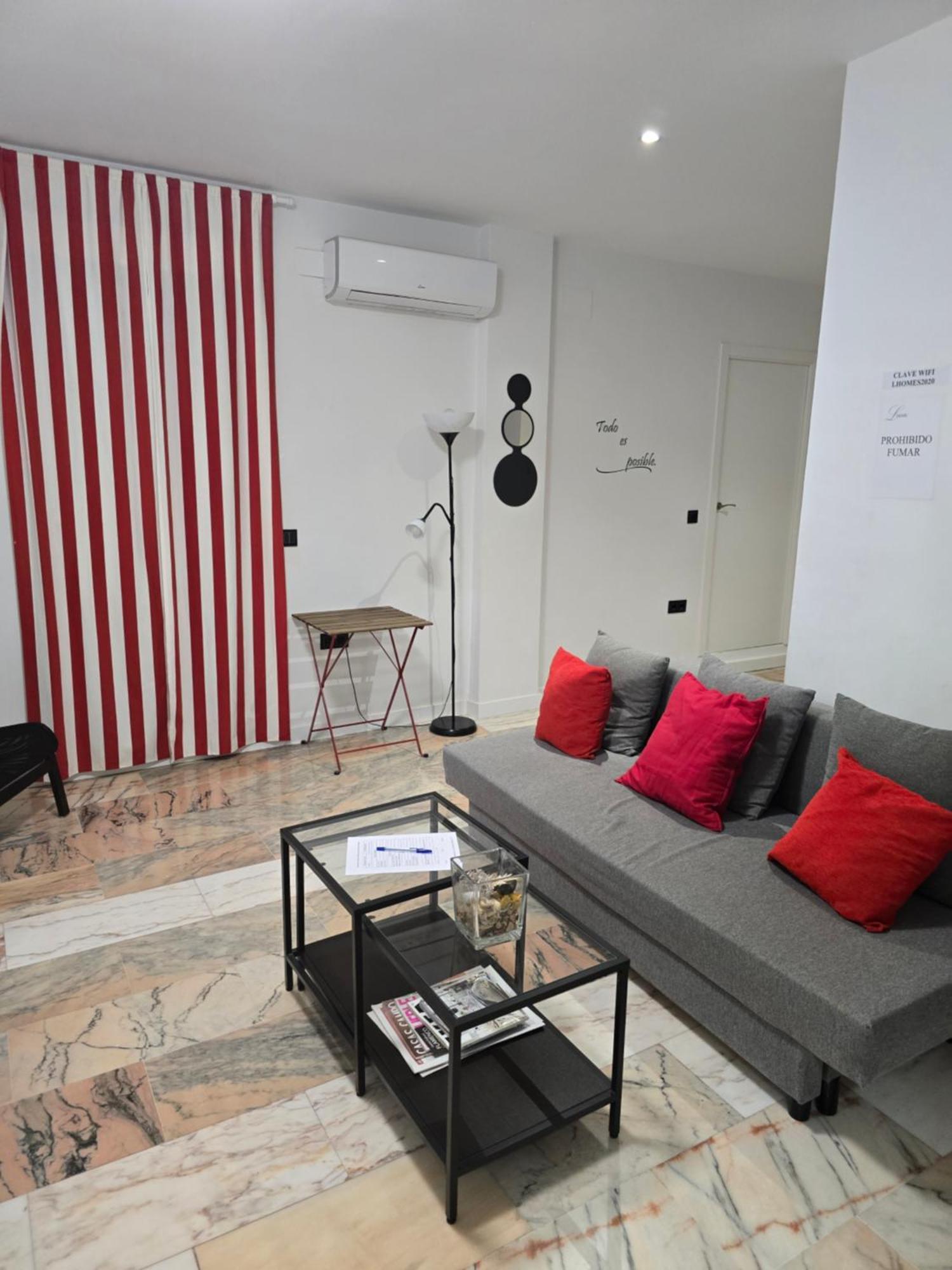 Lhome Sevilla Bagian luar foto